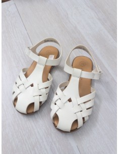 sandalias blancas