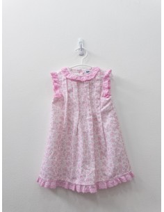 vestido blanco con flores rosadas