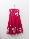vestido fucsia con flores blanca