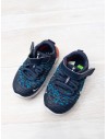 sneakers azul con naranja