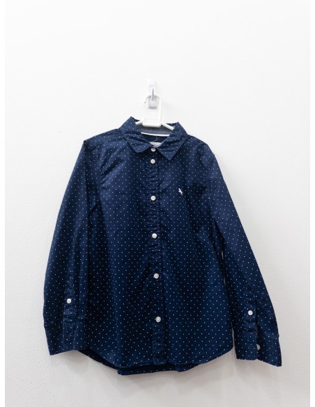 camisa azul con puntos blancos