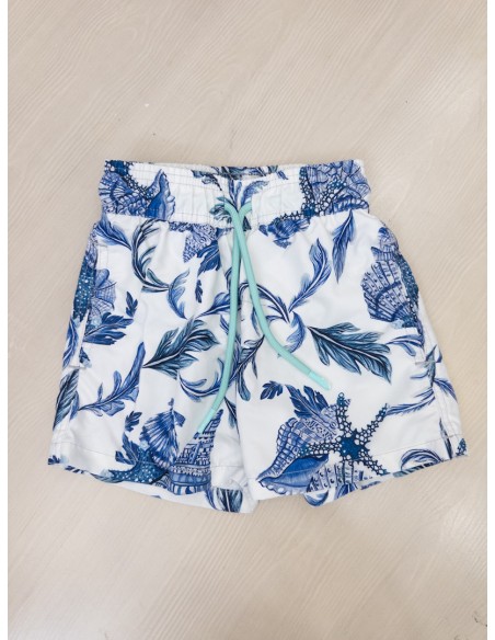 pantalon de bano blanco con conchas azules