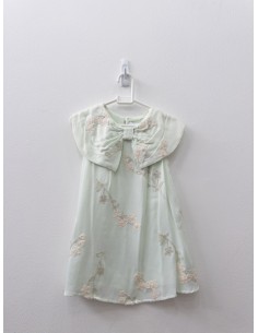 vestido verde agua con flores beige