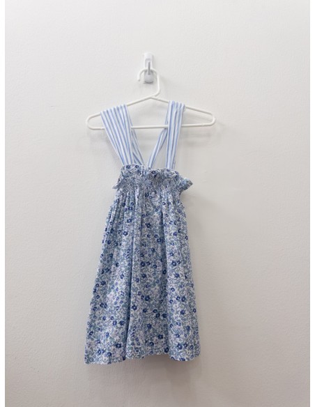 vestido blanco con flores azules