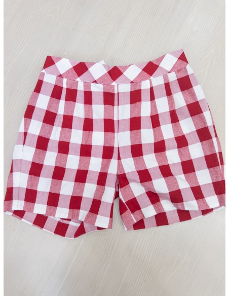 short cuadros blancos y rojos