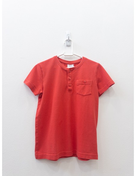 camisa tipo polo roja