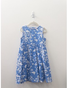 vestido celeste con mariposas blancas