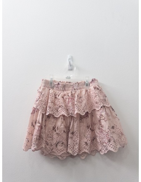 falda rosada con brocado