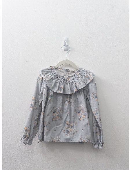 top manga larga celeste con calabazas amarillas