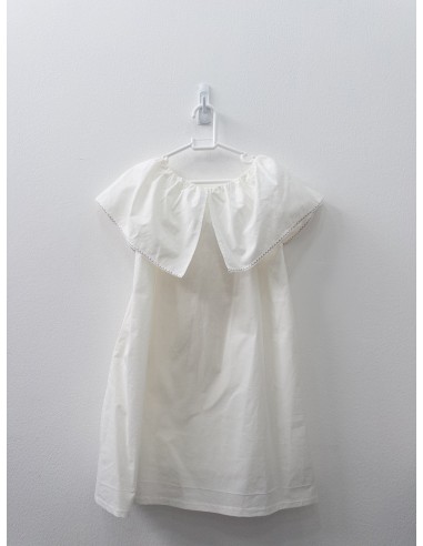 vestido blanco con detalles cafes