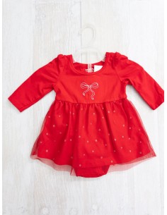 vestido rojo con lazo y estrellas plateadas