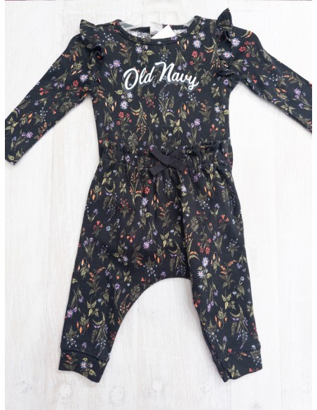 set pantalon y camiseta negra con flores de colores