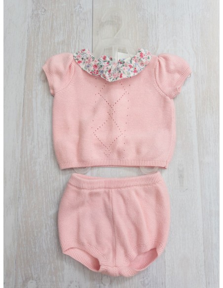 set blusa y calzon de punto rosado con cuello con flores