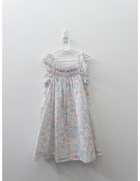 vestido blanco con flores pastel azul rosa salmon