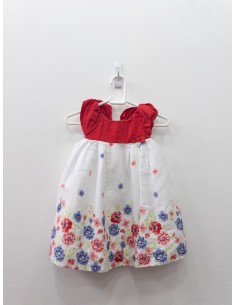 vestido blanco con pecho rojo y flores rojas y azules