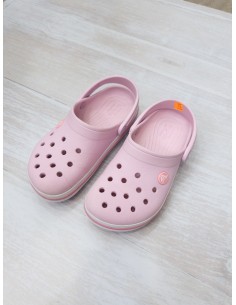 crocs rosados