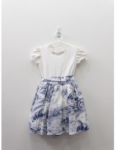 vestido blanco con dibujos azules