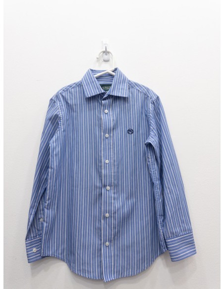 camisa celeste con rayas blancas