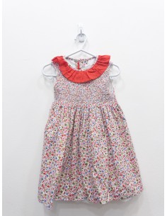 vestido flores azules y rojas y cuello rojo