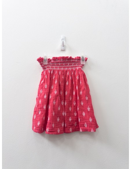 falda fucsia con detalles blancos