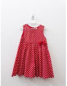 vestido rojo con bolas blancas