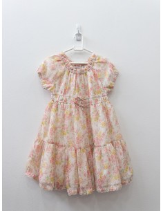 vestido blanco con flores rosadas
