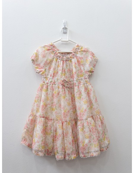 vestido blanco con flores rosadas