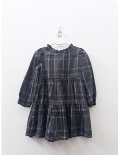 vestido gris con hilo dorado
