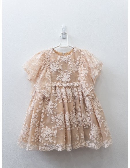 vestido beige de encaje