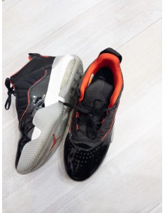 zapatos jordan flight negro con rojo