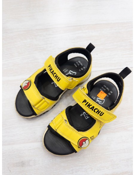 zapatillas amarillas pikachu