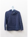 sueter azul con blanco