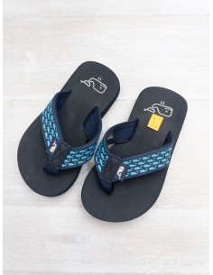zapatillas azules con ballena