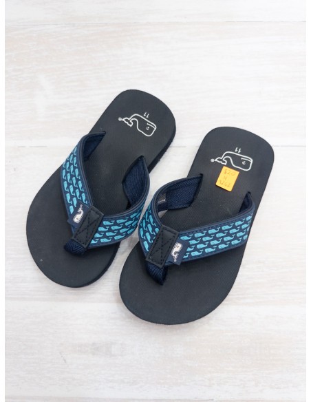 zapatillas azules con ballena