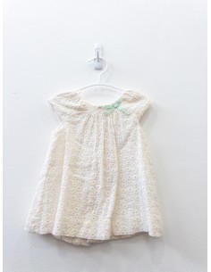 vestido blanco con lazo verde agua