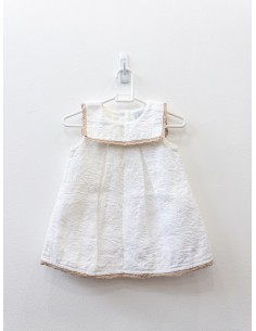 vestido blanco con detalle beige