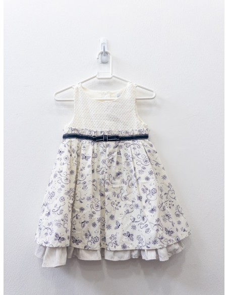 vestido blanco con mariposas y cituron negro