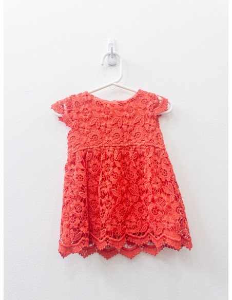 vestido rojo de encaje