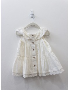 vestido blanco con lazo rosado