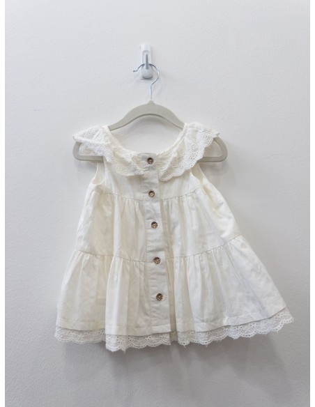 vestido blanco con lazo rosado
