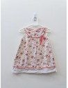 vestido blanco con flores rosadas y moradas