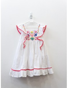 vestido blanco con detalles rojos y flores