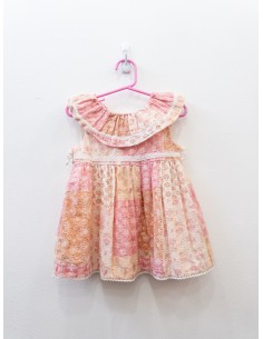 vestido rosado con hilos dorados