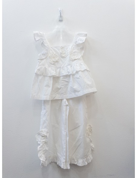 set blanco con flores blancas