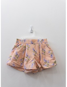short salmon con flores moradas