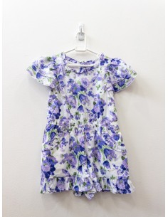 romper blanco con flores moradas