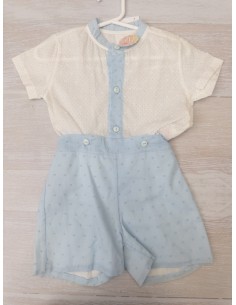 enterizo short rosado con camisa blanca con puntos celestes