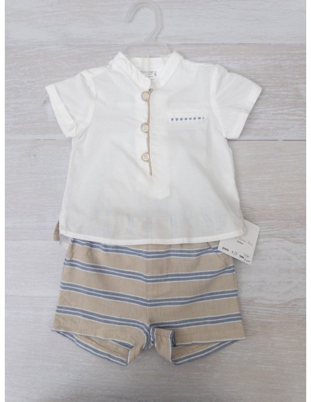 set short beige rayas celestes y top blanco detalles beige