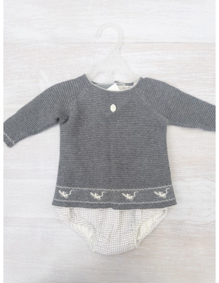 set calzon cuadros grises y top tejido gris