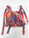 set rojo con flores azules